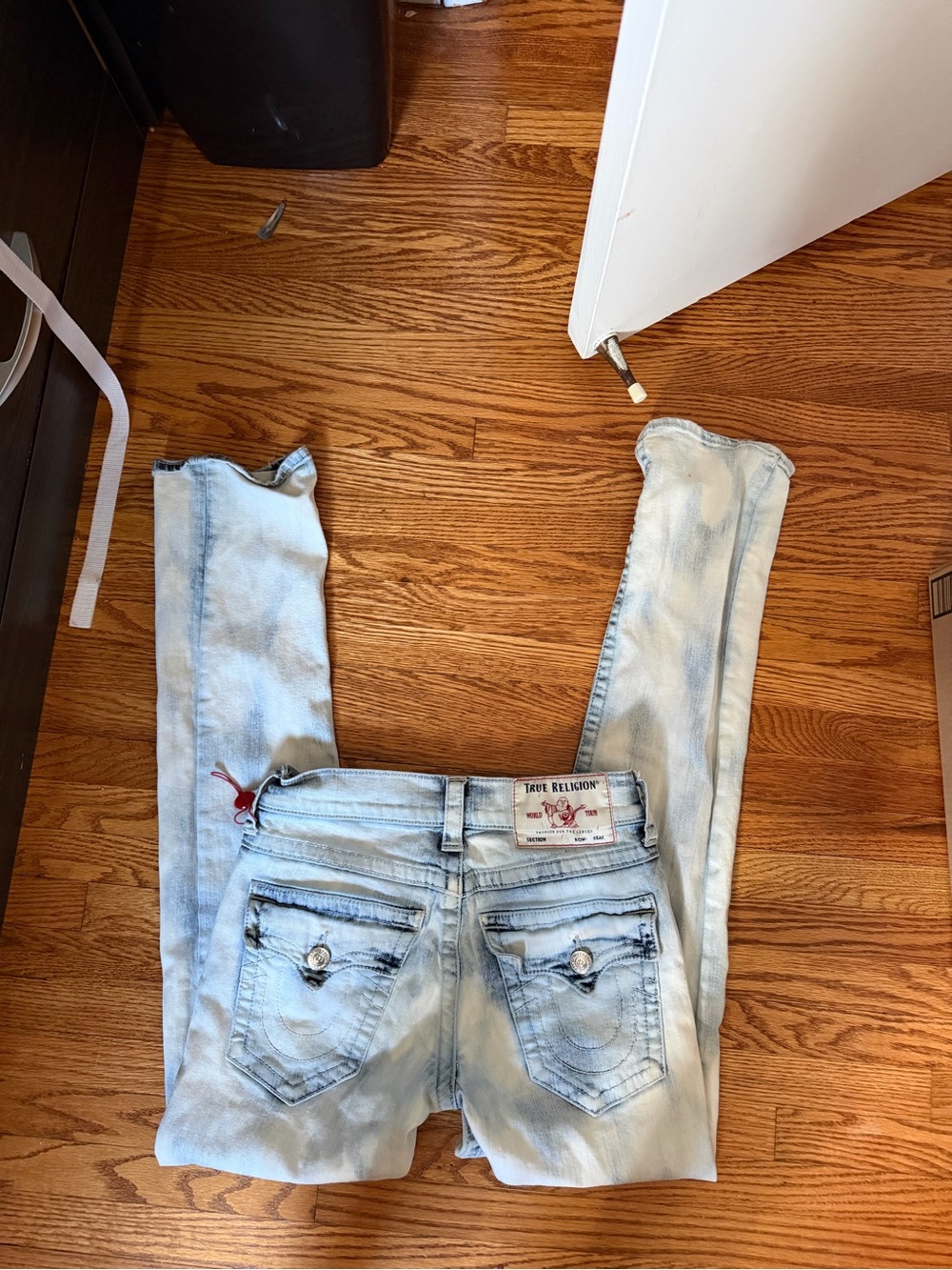 True Religion Light Wash Skinny Jeans with Signature Back Pockets